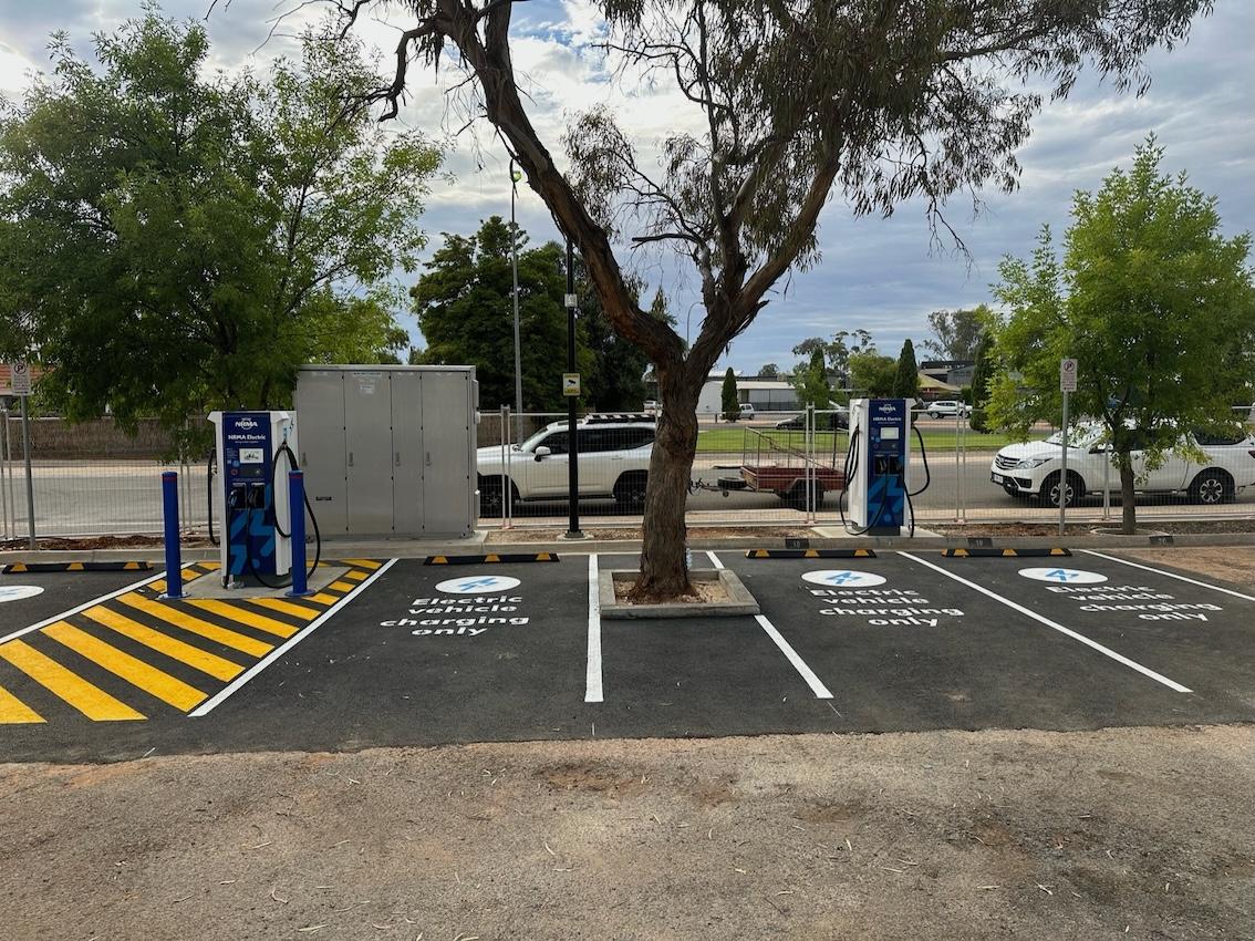 Gallery image 16 - /SA Regional Line Marking/Line Marking/line_marking_7462.jpeg