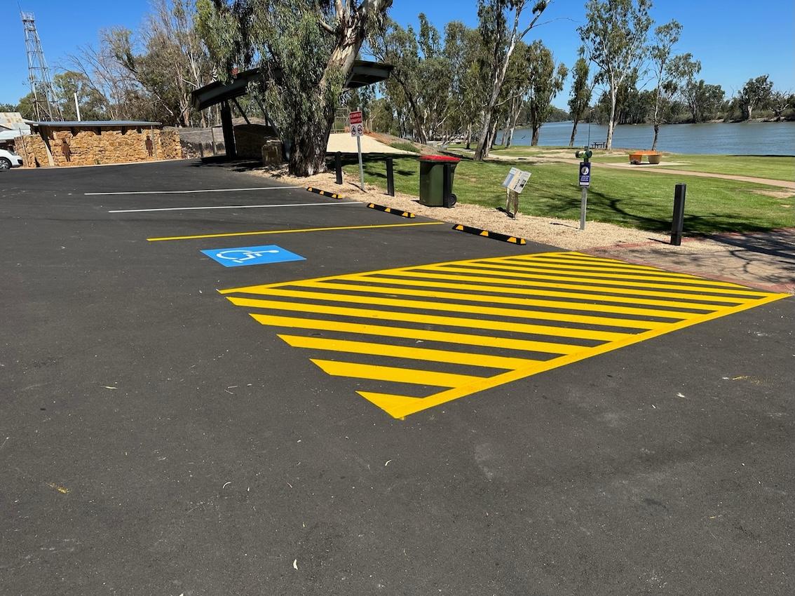 Gallery image 2 - /SA Regional Line Marking/Line Marking/line_marking_7565.jpeg