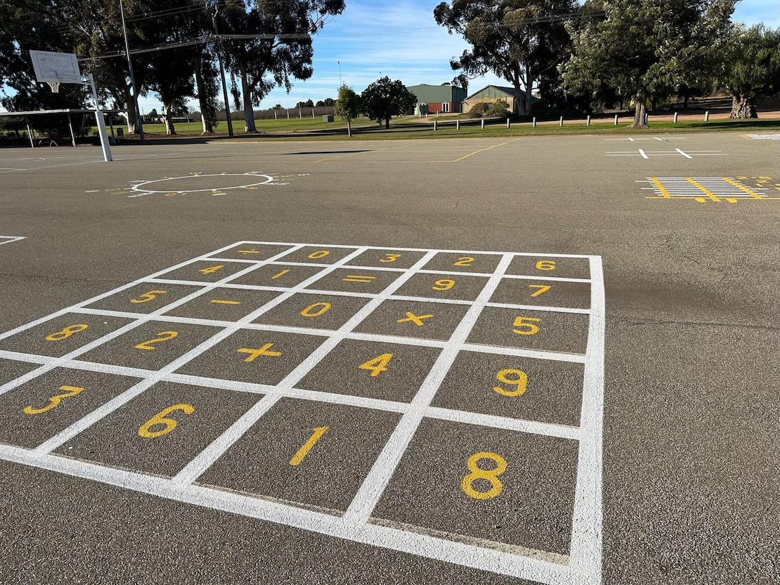Gallery image 28 - /SA Regional Line Marking/Sporting Courts and Games/line_marking_5231.jpeg